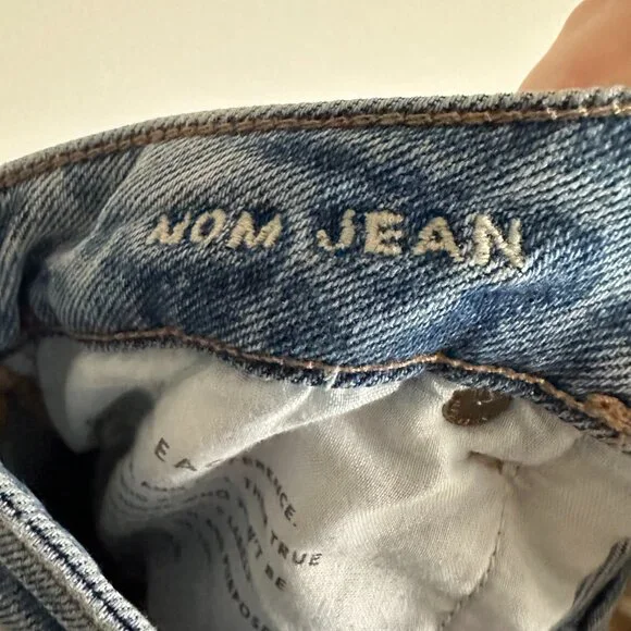 AE Ripped Relaxed Mom Jean - Picture 14 of 14